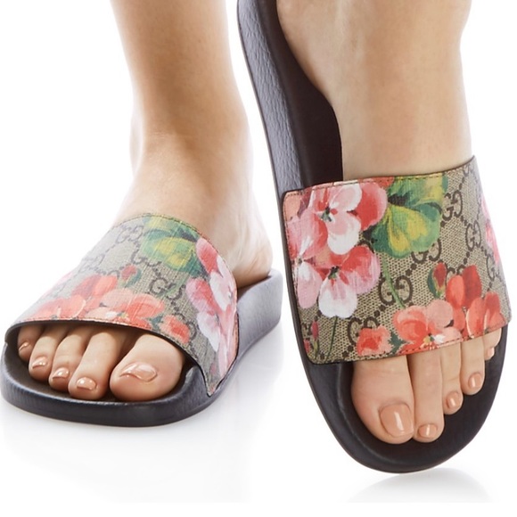 Gucci pool slides , NWT never worn, size 4 - Picture 2 of 4